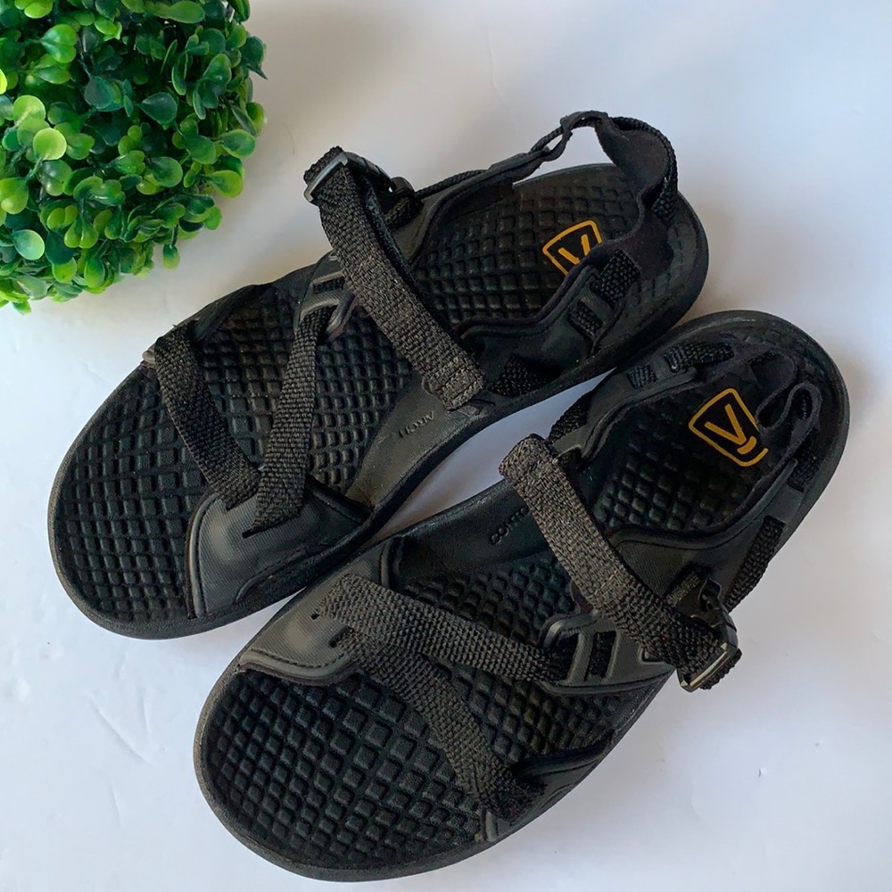 Keen Black  Sandals Ladies size 9